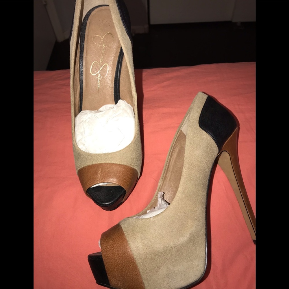Jessica Simpson Heel ❤️